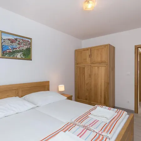 Celenca - Two Bedroom With Terrace And Pool View - A1 Apartamento *