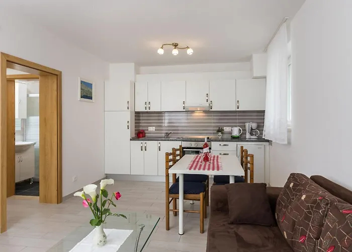 Celenca - Two Bedroom With Terrace And Pool View - A1 Apartamento *