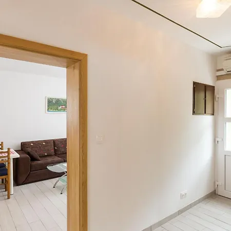 Celenca - Two Bedroom With Terrace And Pool View - A1