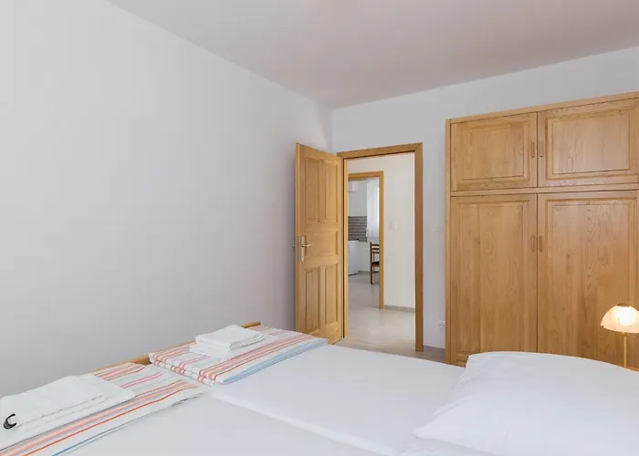 Appartement Celenca - Two Bedroom With Terrace And Pool View - A1